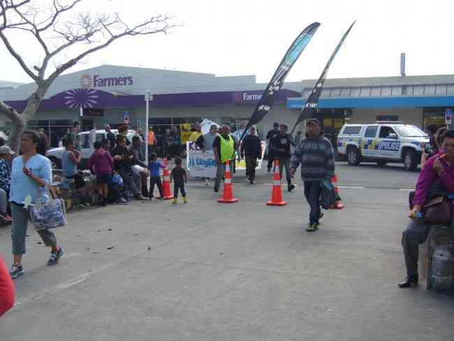 THE HIKOI IS ENTERING THE CARPARK