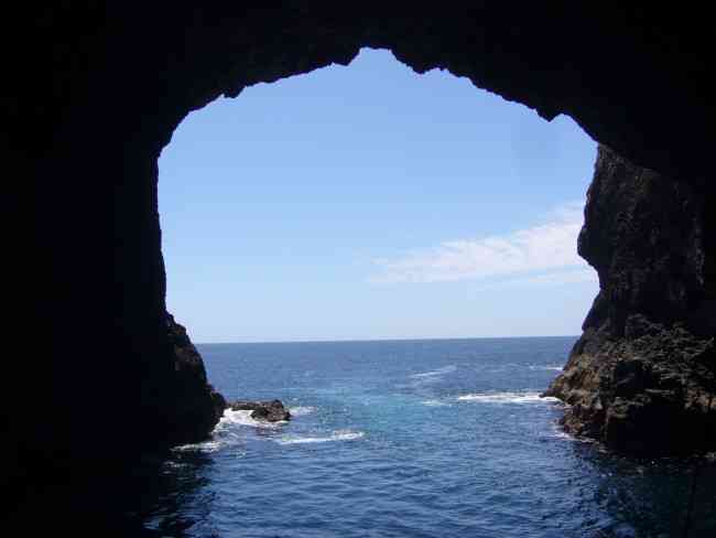 HOLE IN THE ROCK